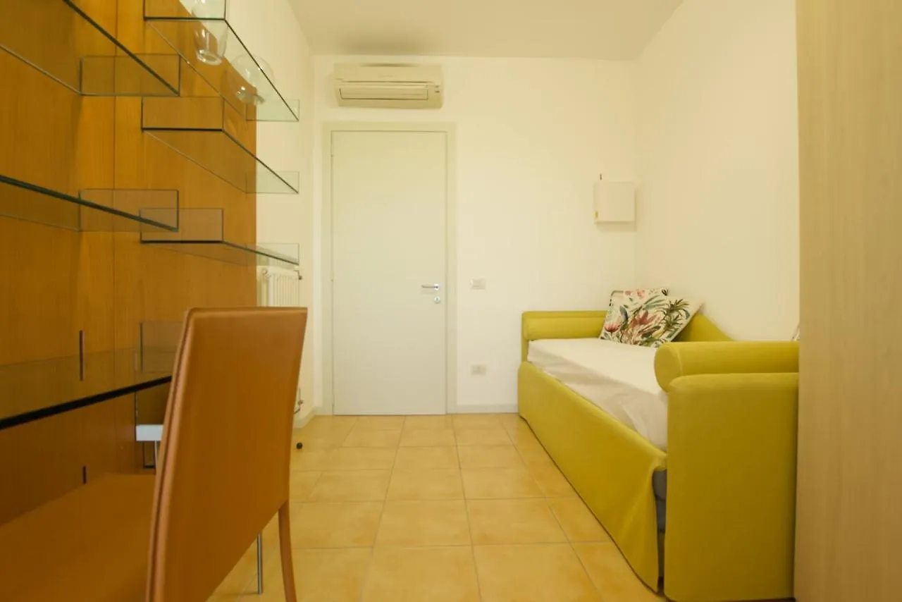 Daire Golf Club - Home Immobilare Lido di Jesolo İtalya